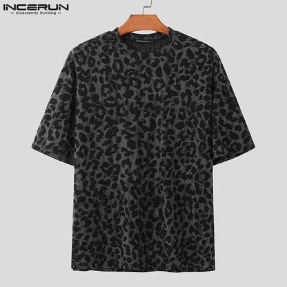 2024 männer T Shirt Leopard Print Oansatz Kurzarm Mode Männer Kleidung Streetwear Lose Sommer Lose Beiläufige Camisetas INCERUN