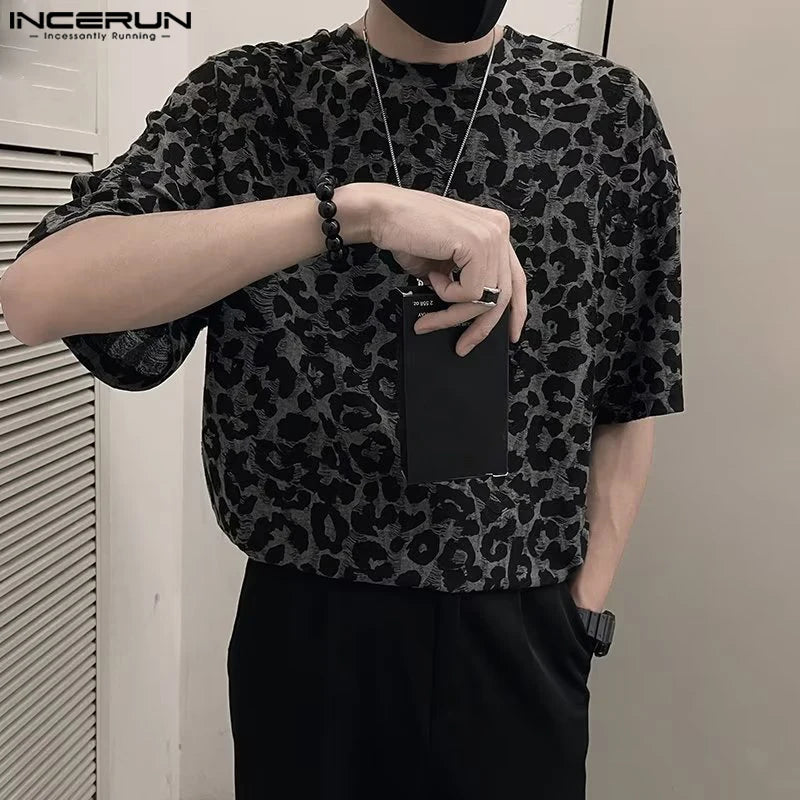 2024 männer T Shirt Leopard Print Oansatz Kurzarm Mode Männer Kleidung Streetwear Lose Sommer Lose Beiläufige Camisetas INCERUN