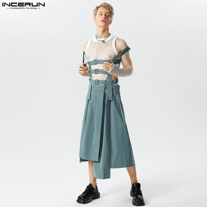 INCERUN 2023 Amerikanischen Stil Herren Plissee Design Röcke Hosen Casual Street Unregelmäßigen Saum Solide Riemen Halb Rock Overalls S-5XL