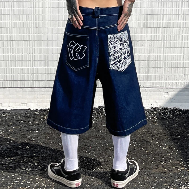 Hip-Hop-Jeansshorts mit Taschen, Stickerei und Buchstaben-Print für Herren, Sommer, Retro, übergroße Jeanshose mit weitem Bein, knielang