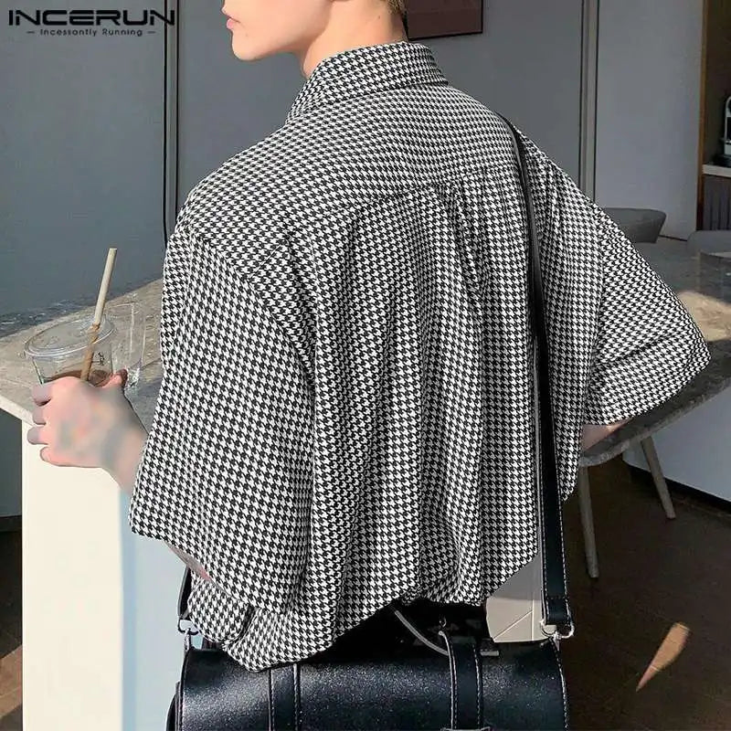 INCERUN Tops 2023 Style coréen Nouveau chemisier à revers à bretelles à carreaux pour hommes Décontracté Confortable Vente chaude Chemises à manches courtes pour hommes S-5XL