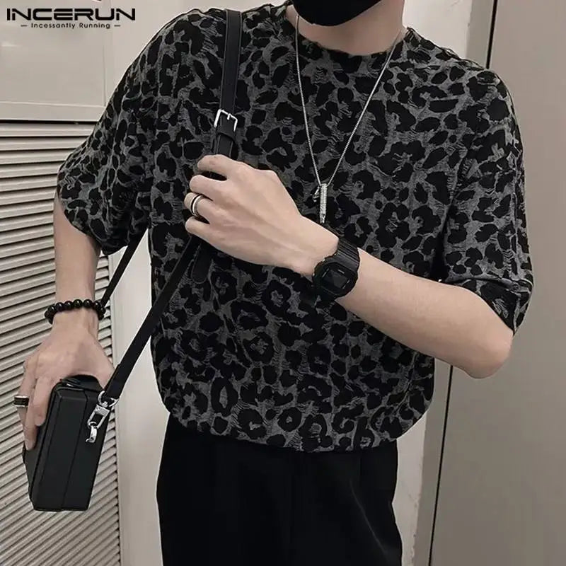 2024 männer T Shirt Leopard Print Oansatz Kurzarm Mode Männer Kleidung Streetwear Lose Sommer Lose Beiläufige Camisetas INCERUN