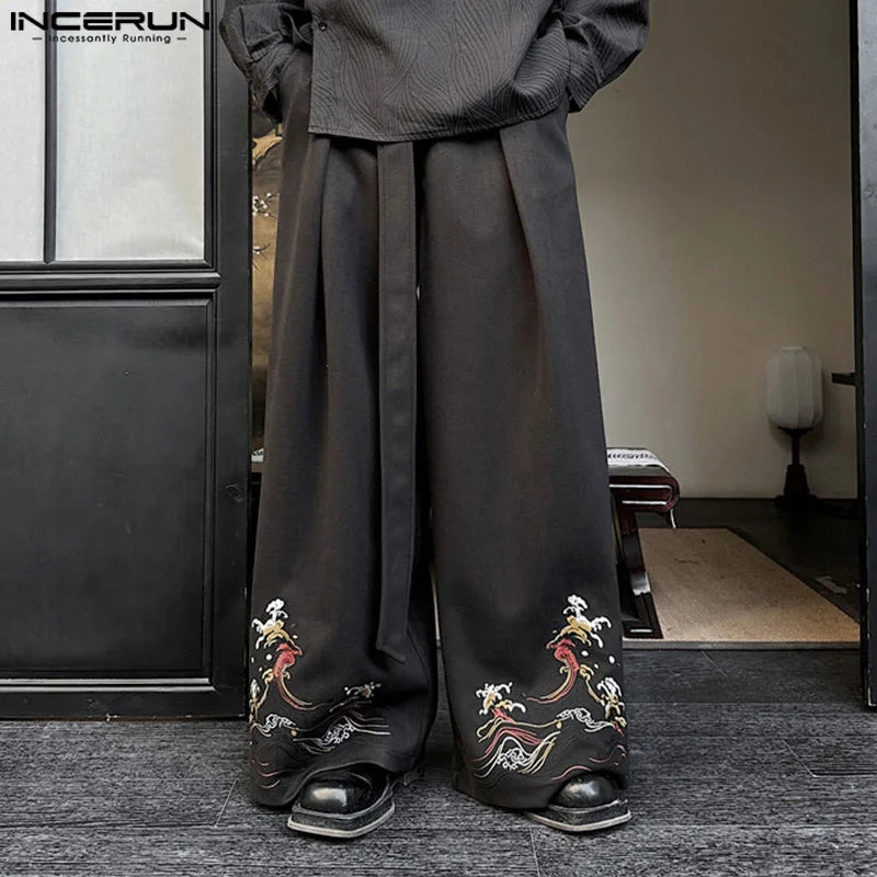 INCERUN 2024 Pantalons im koreanischen Stil Neue Herrenhosen mit Persönlichkeit und Druck, lässige Clubwear, männliche Plissierte Hose mit geradem Bein, S-5XL