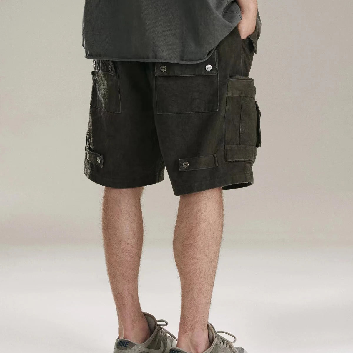 Short cargo ample surdimensionné en toile délavée teintée par nouage pour homme et femme